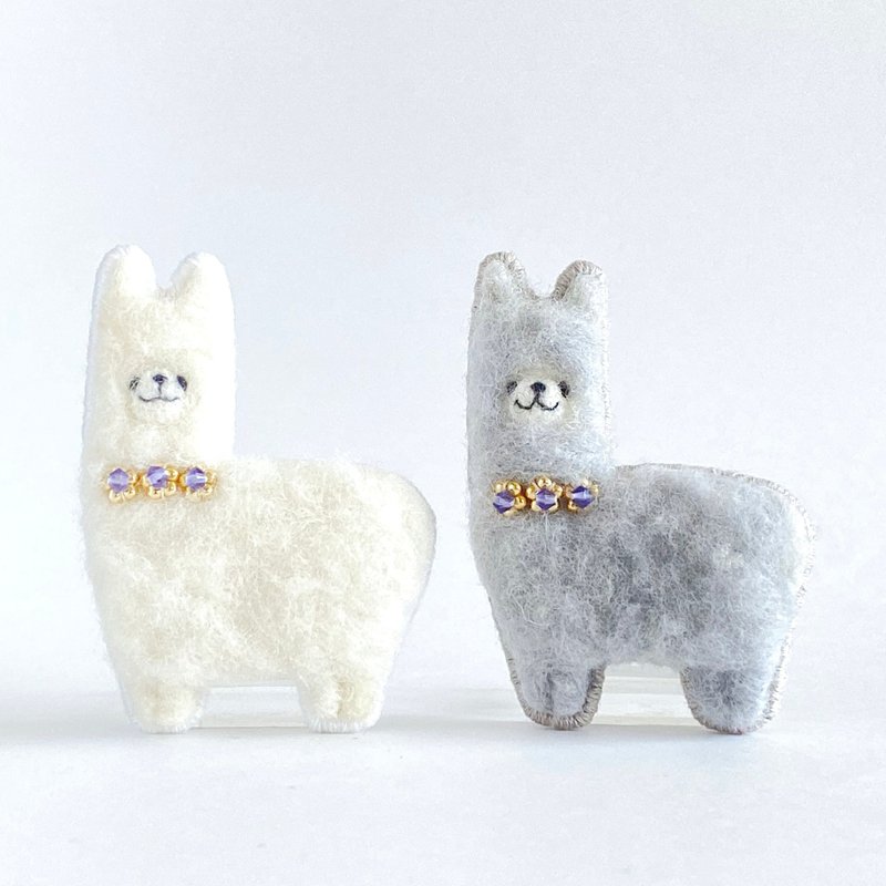 Birthstone Alpaca Brooch December Tanzanite - 胸针 - 羊毛 白色