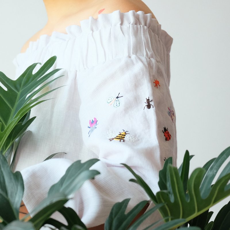 FOREST HUMMING OFF SHOULDER TOP - 女装上衣 - 棉．麻 白色