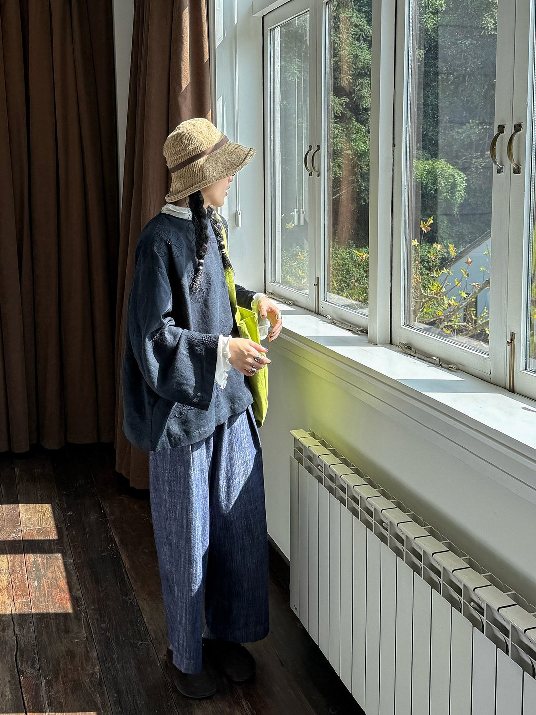 原创文艺重磅天丝亚麻刺绣娃娃衫藏青显瘦长袖套头衫女 - 女装上衣 - 其他材质 