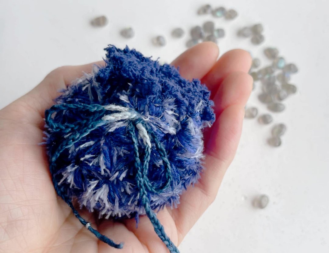 Knitting 生命之花束口袋 - 靛蓝光 眉心轮 敷袋 - 束口袋双肩包 - 棉 蓝色