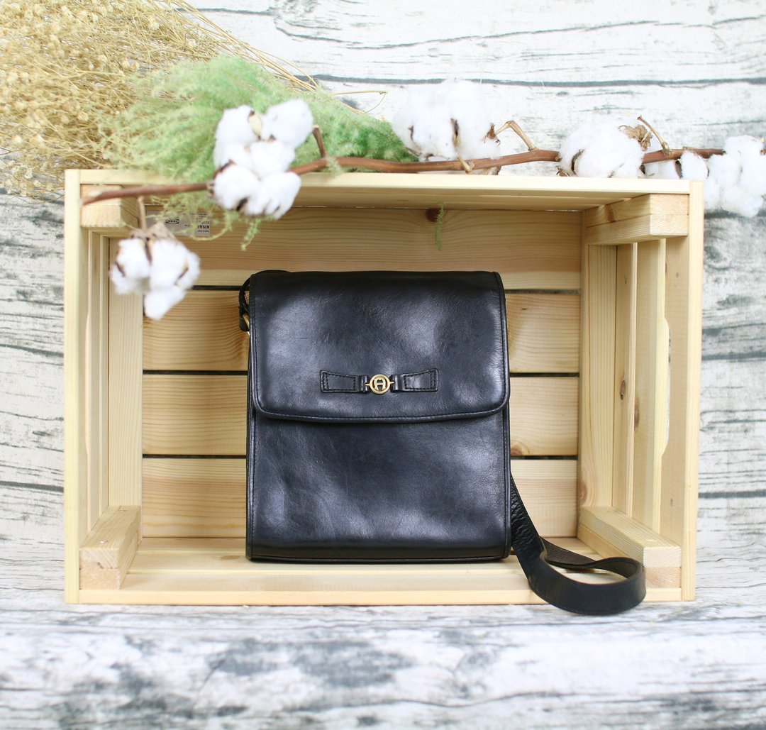 Back to Green:: Aigner // vintage Bag - 侧背包/斜挎包 - 真皮 