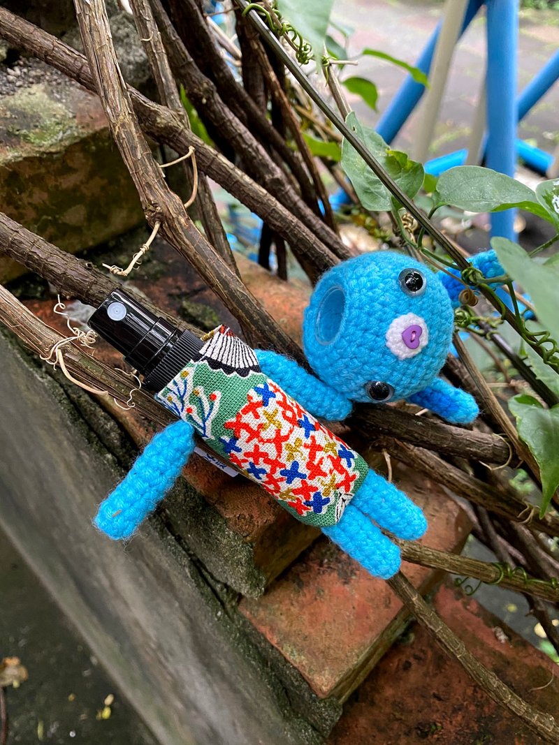 防疫小物 酒精喷雾瓶吊饰 蓝色小兔款 附10ml玻璃瓶 - 吊饰 - 其他材质 蓝色