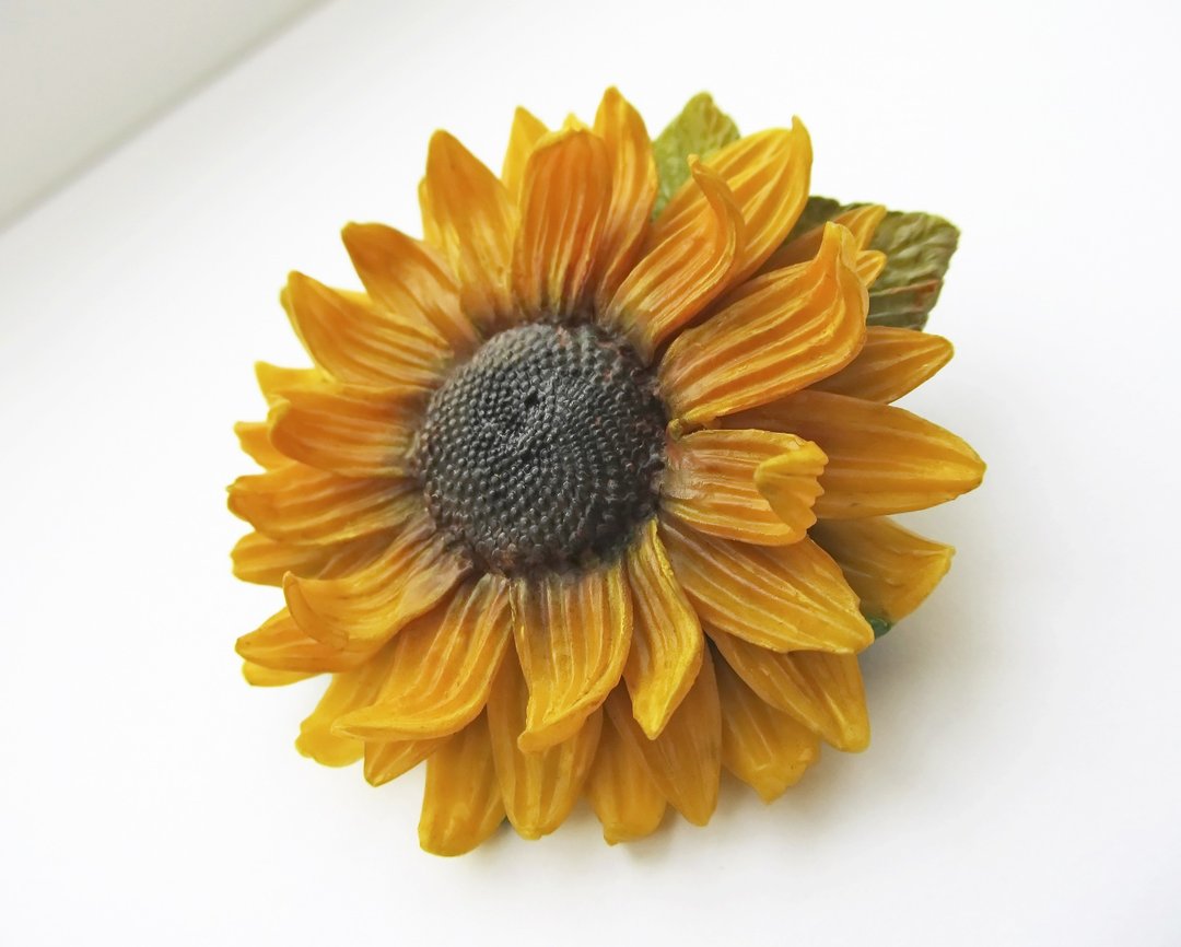 Sunflower brooch Sunflower pin Sunflower jewelry Rustic brooch Yellow Flower - 胸针 - 粘土 黄色