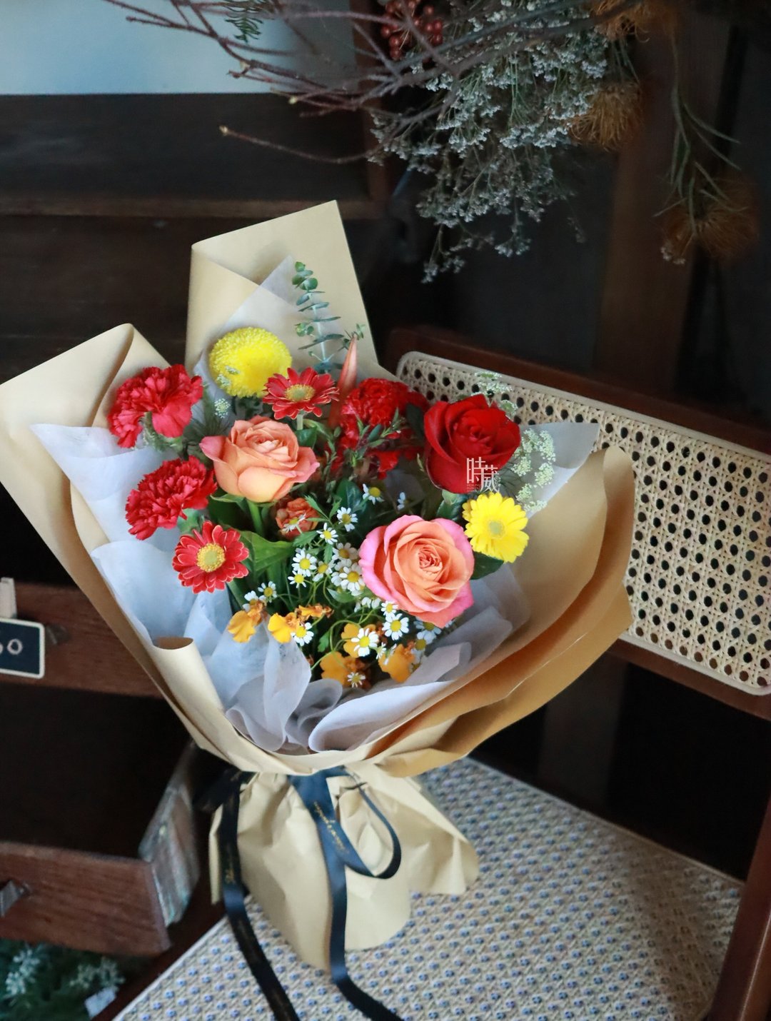 红橘特调 玫瑰 迷你非洲菊 康乃馨 鲜花花束/限台中地区 - 干燥花/捧花 - 植物．花 红色