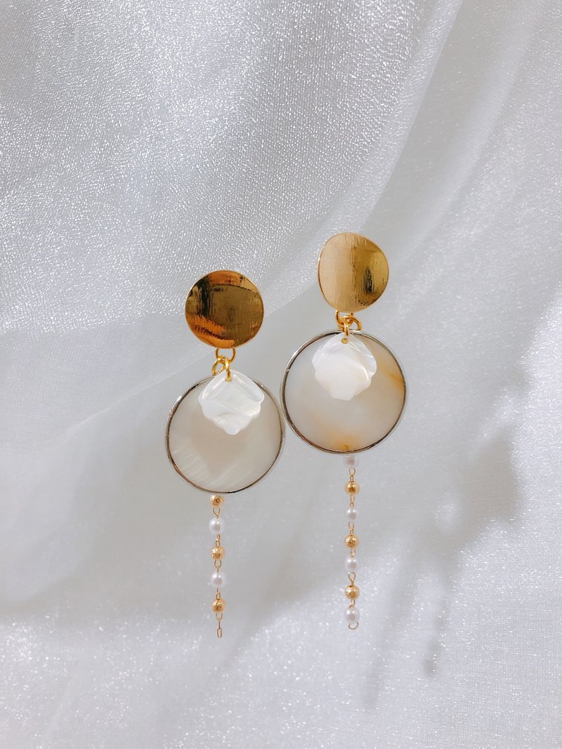 夏日贝殻串串珍珠吊款耳环 - 耳环/耳夹 - 贝壳 