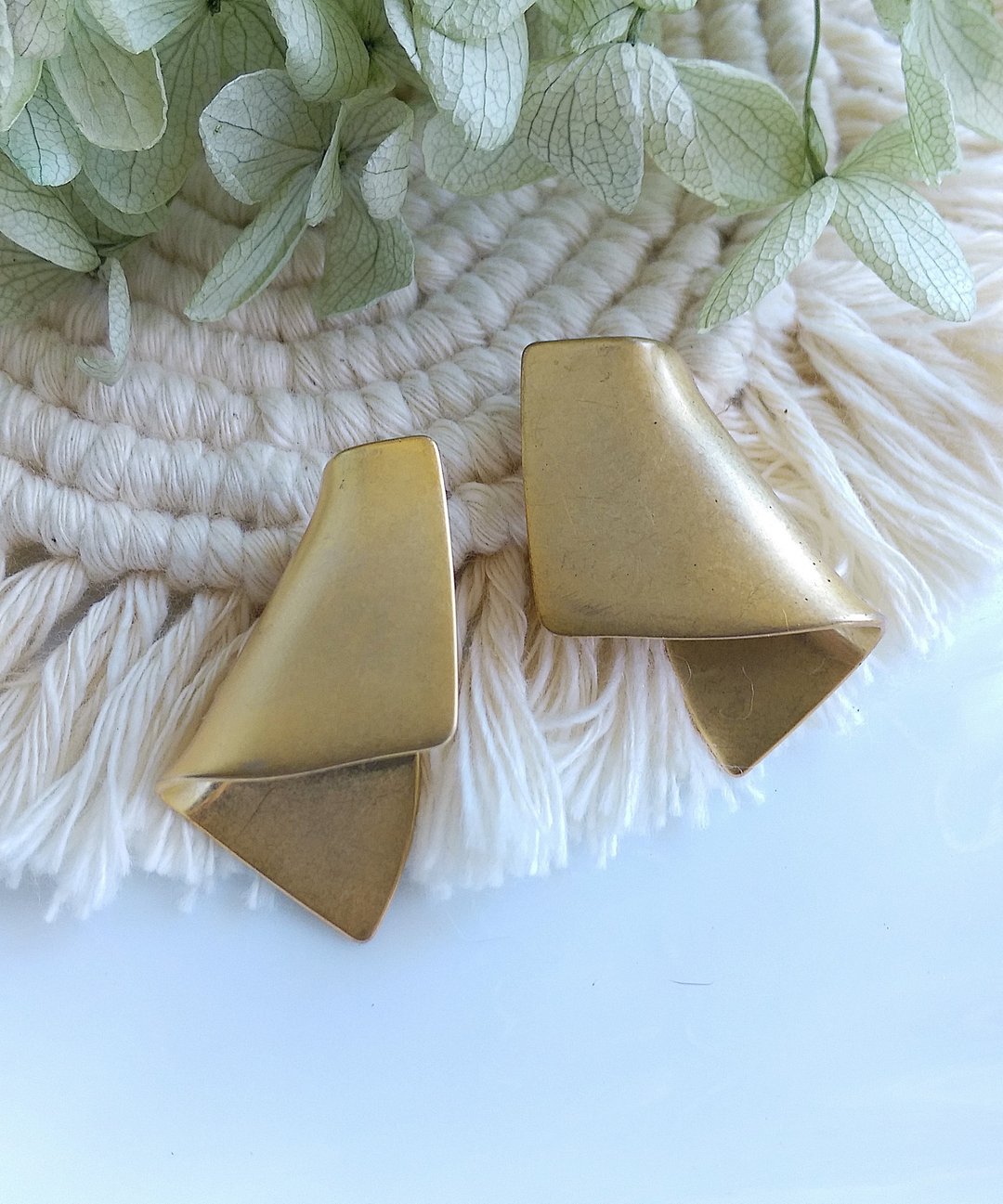 Vintage Jewelry 西洋古董饰品  哑光 金色调 简约弯折 针式耳环 - 耳环/耳夹 - 其他金属 金色