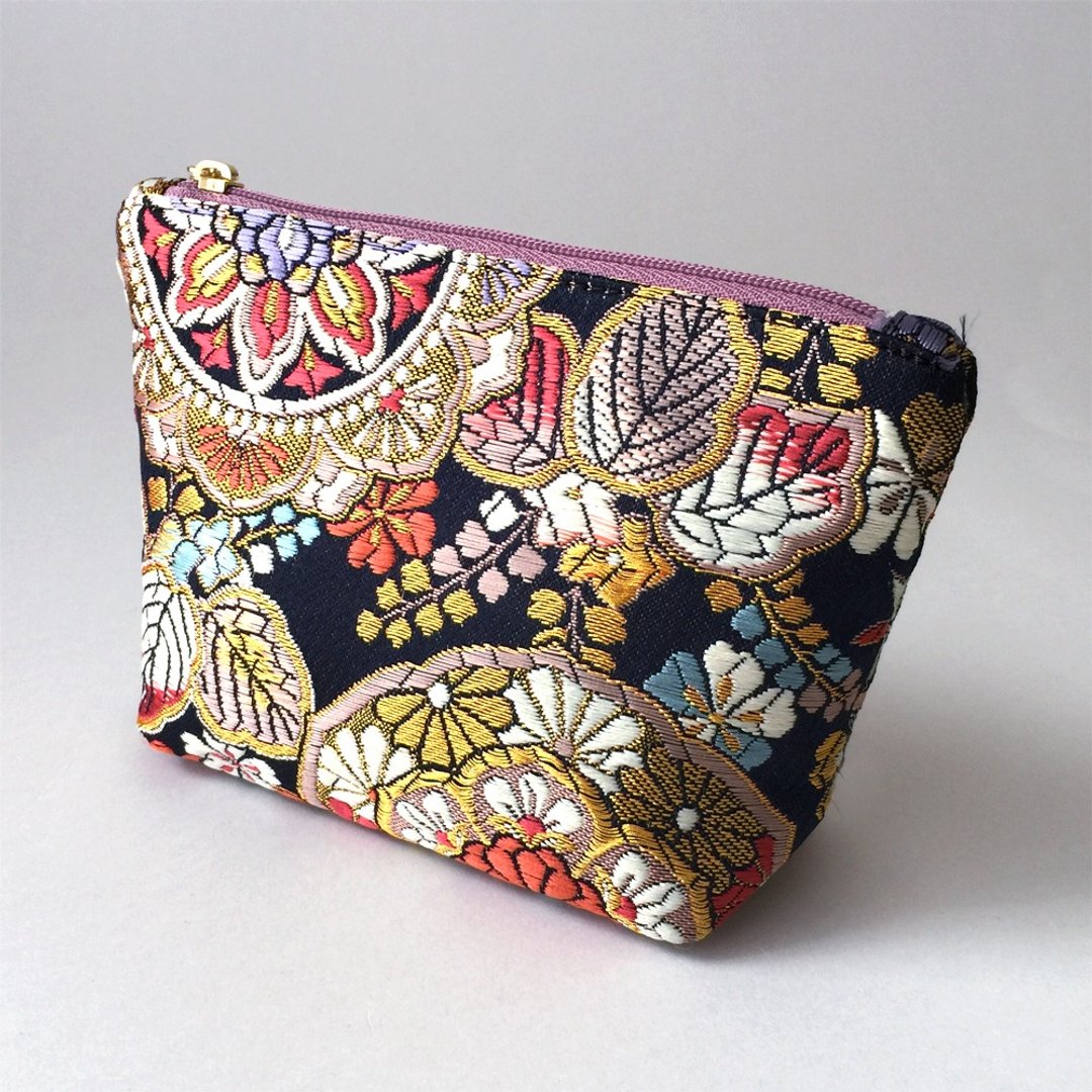 Cosmetic bag with Japanese Traditional Pattern, Kimono "Brocade" - 化妆包/杂物包 - 其他材质 黑色