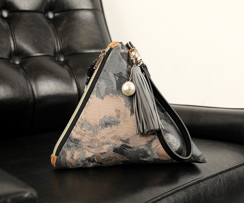 Cezanne -coral color- triangular clutch pouch bag - 化妆包/杂物包 - 其他材质 灰色