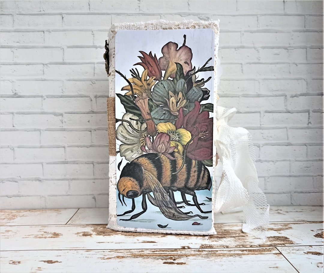Bee junk journal handmade Honeybee dairy Botanical notebook farmlife thick - 笔记本/手帐 - 纸 黄色