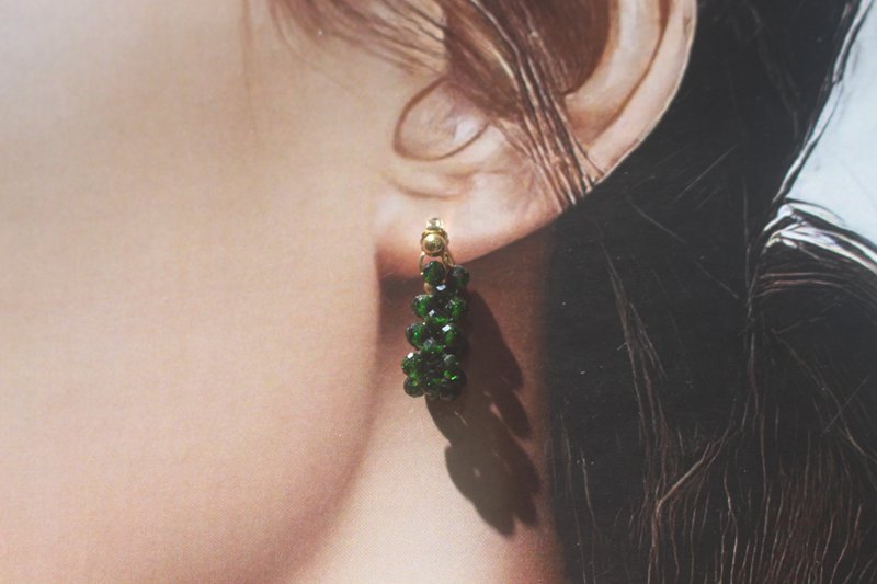 天然绿晶石/红色石榴石编织耳环 复古色耳环 - 耳环/耳夹 - 宝石 多色