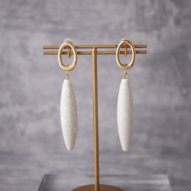 tone earrings - 耳环/耳夹 - 压克力 灰色