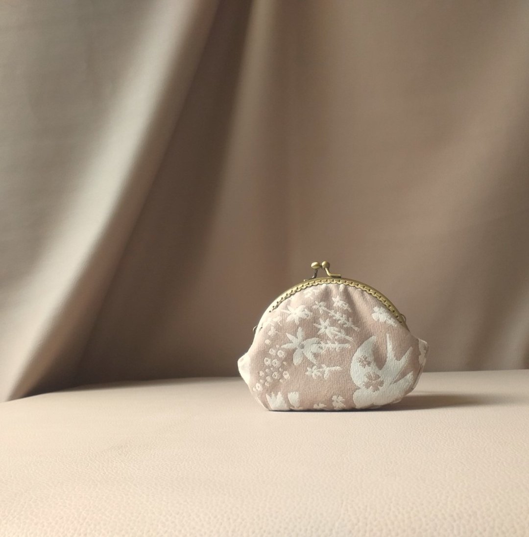 奶茶、飞鸟与森 - 限量日本刺绣布料 饼干口金包 / 小物耳机饰品 - 零钱包 - 棉 多色