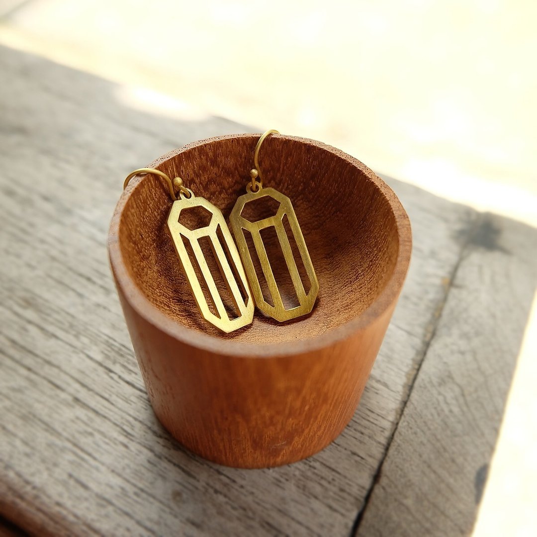 Hexagon shape brass earrings - 耳环/耳夹 - 铜/黄铜 金色