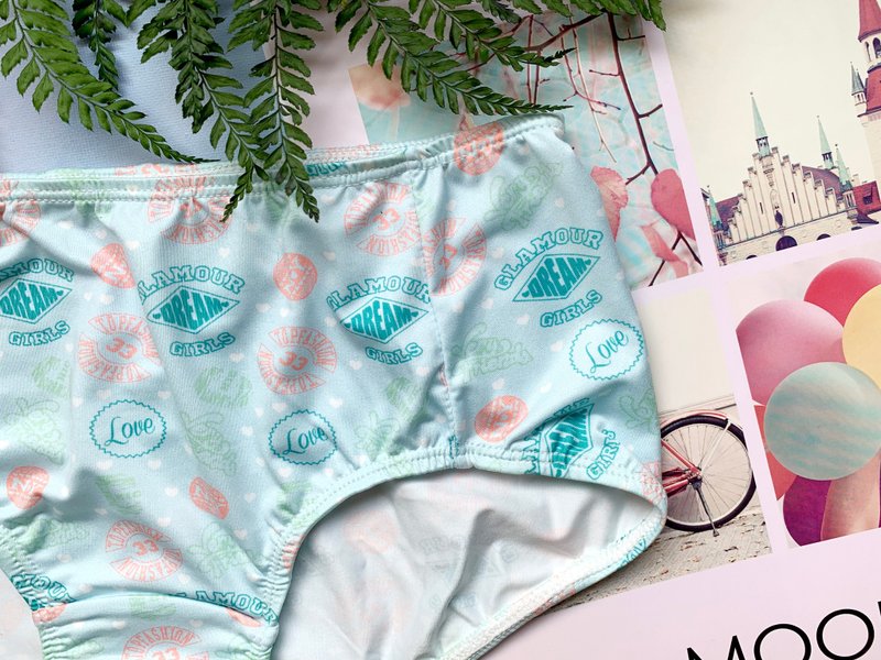 【手工内着】魅力女孩・印花平口裤・台湾制 - 女士内衣裤 - 其他人造纤维 蓝色