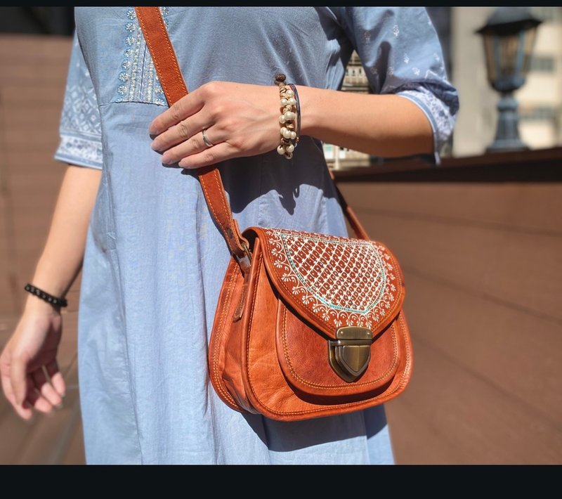 印度手工羊皮丨斜背包-海贝壳 - 侧背包/斜挎包 - 真皮 咖啡色