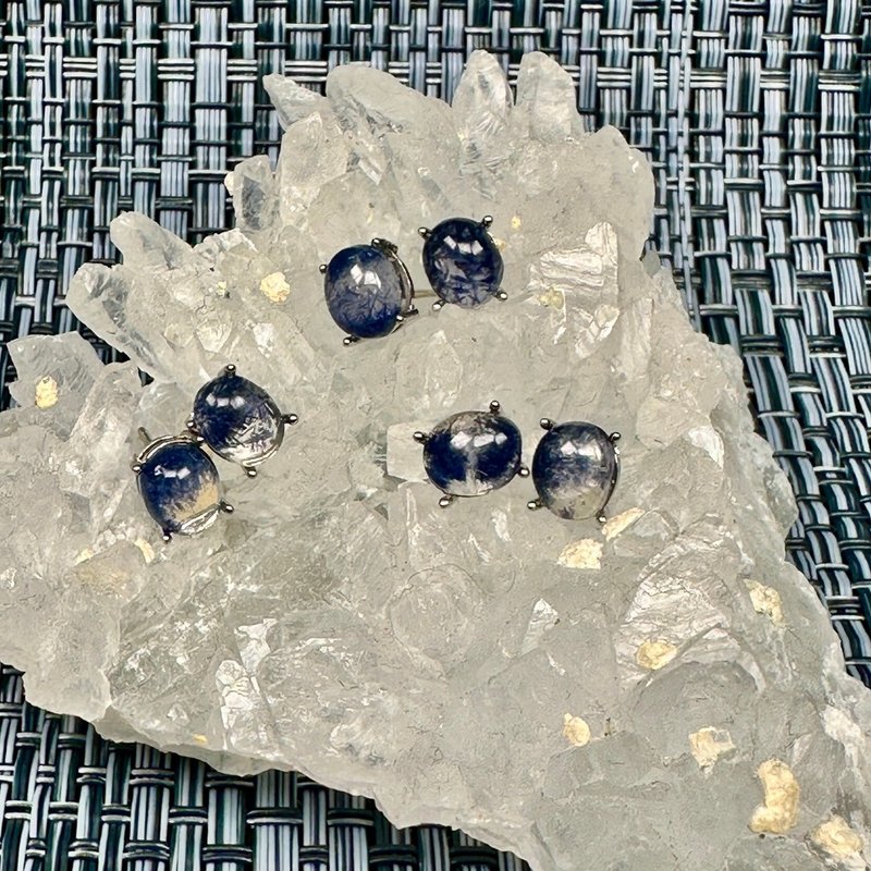 【莫名奇妙杂货店】蓝线石 蓝绒石 925银 耳钉 - 耳环/耳夹 - 纯银 蓝色