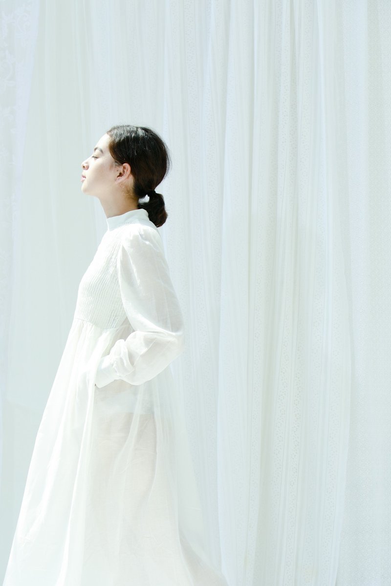 半透视领洗袍风格连衣裙 - 裙子 - 丝．绢 白色