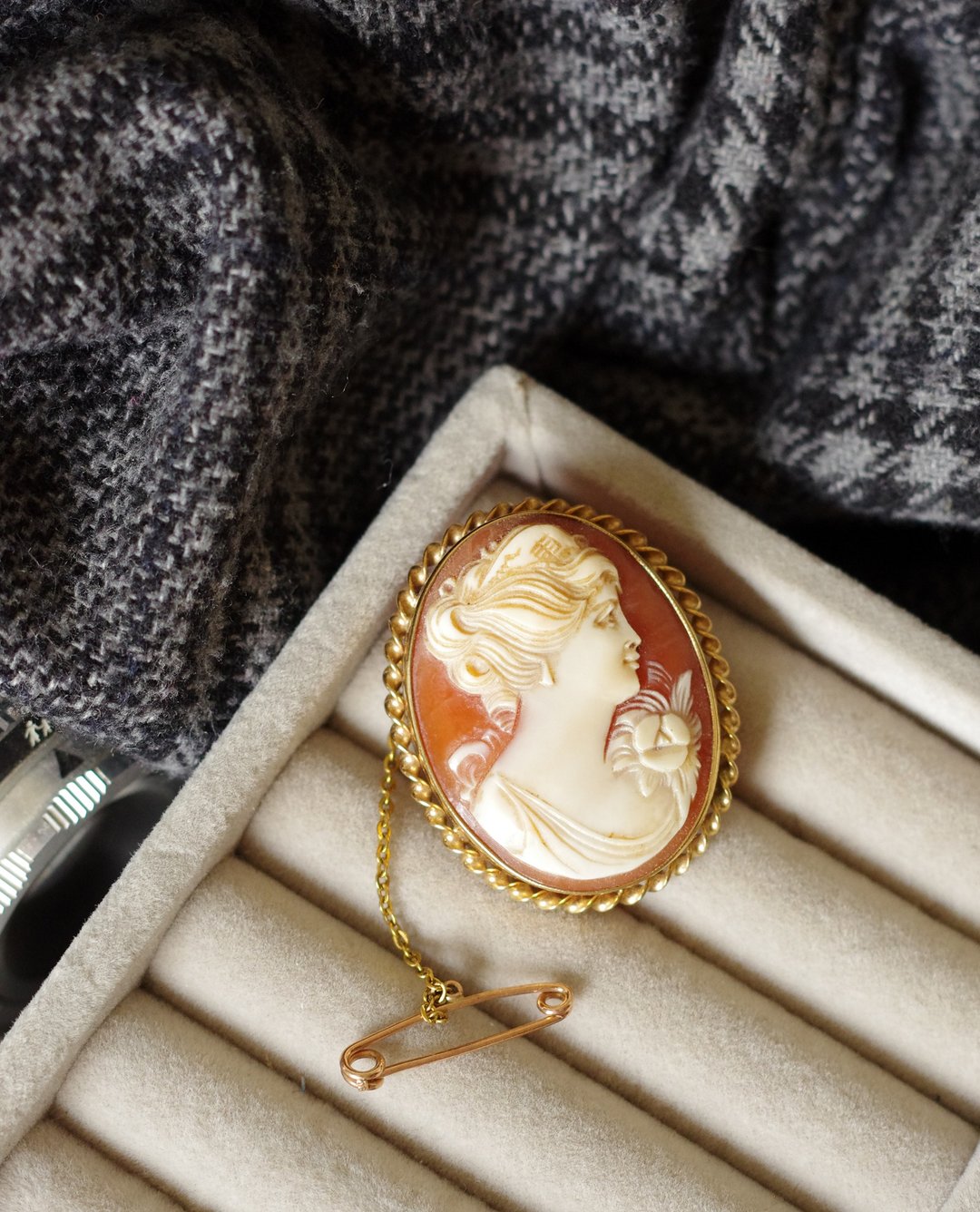 古董 Vintage 9CT 9K金 仕女浮雕贝雕CAMEO别针胸针 B923 - 胸针 - 其他金属 金色