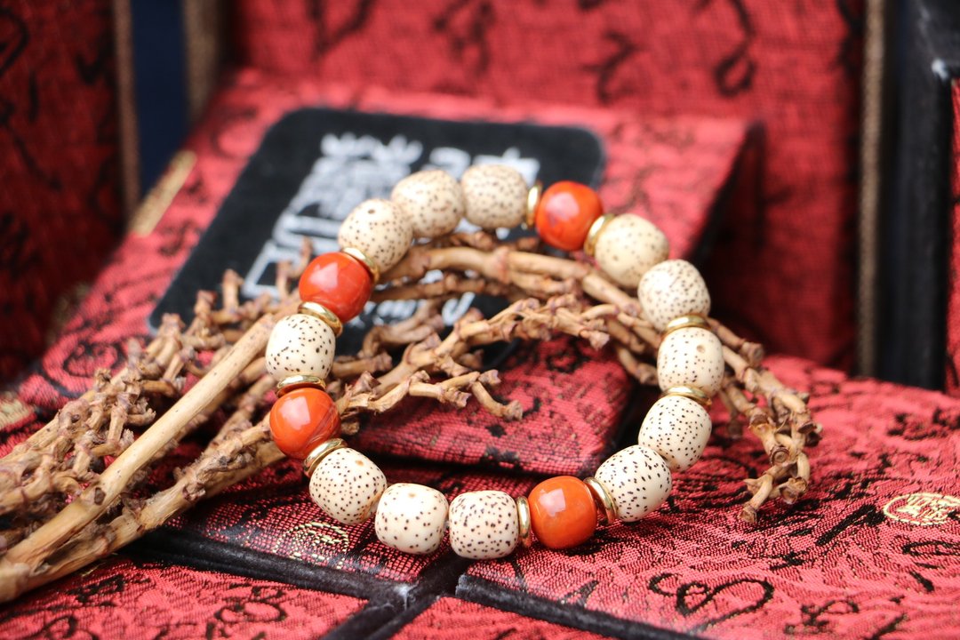 星月菩提子 10x10mm 火焰纹南红玛瑙隔珠 手串 手链 定制化设计 - 手链/手环 - 植物．花 