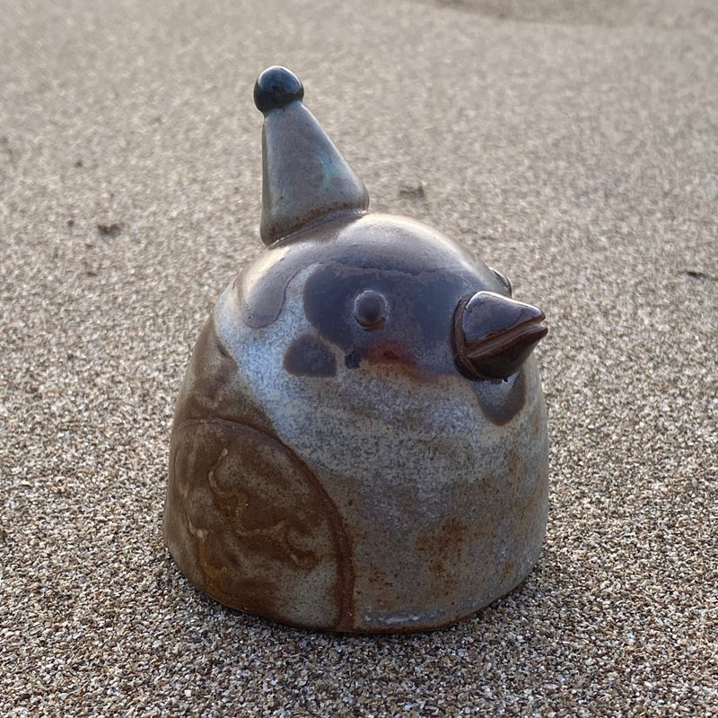 【タケ-TA KE Studio】麻雀-绿色派对帽 - 摆饰 - 陶 咖啡色