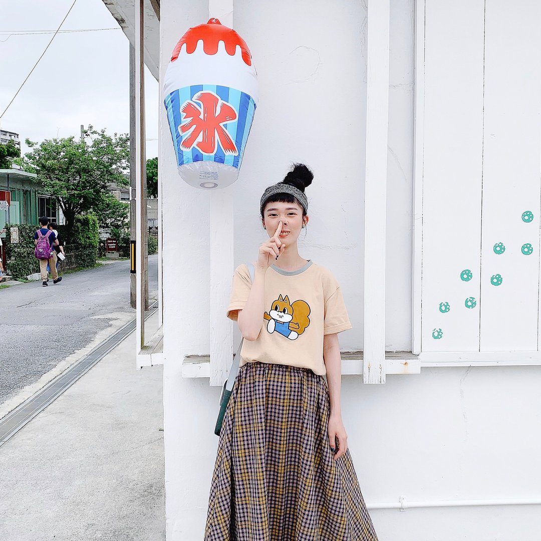 小松鼠刺绣质感棉tee - 女装上衣 - 棉 蓝色