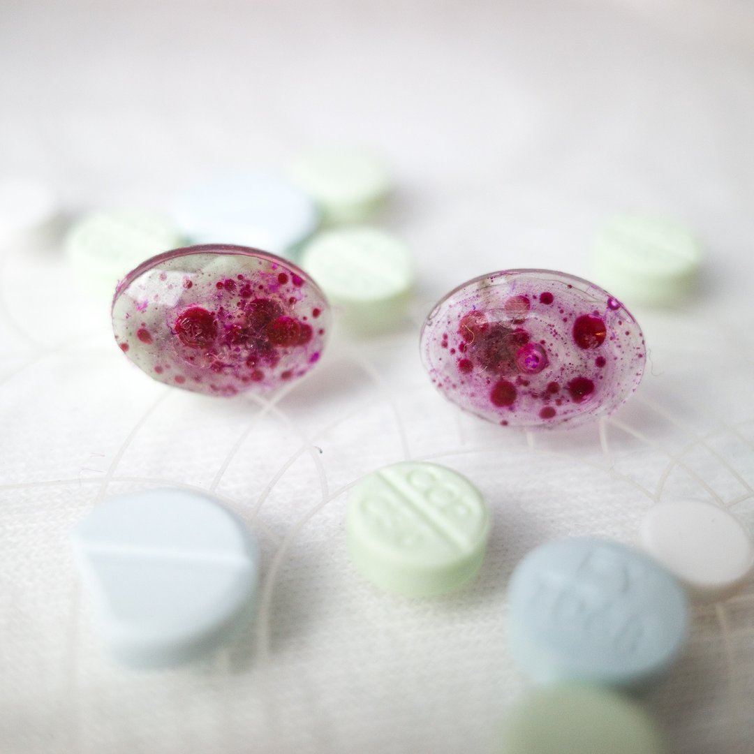 Pills 病毒与寄生 寻找宿主-伍 日本 UV胶 耳环 饰品 - 耳环/耳夹 - 其他材质 红色