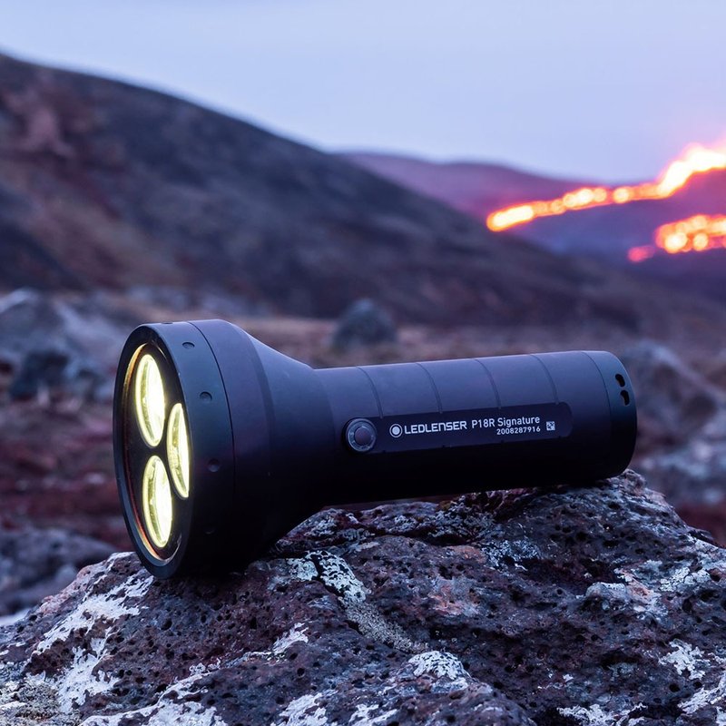 德国Ledlenser P18R Signature 充电式伸缩调焦手电筒 - 露营用品 - 铝合金 