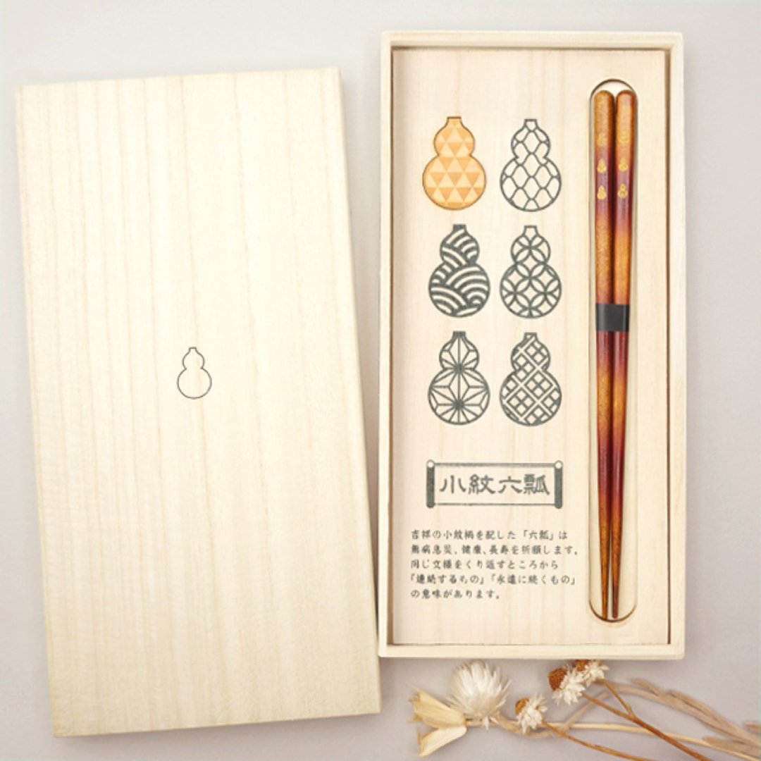 Hyozaemon Chopsticks and Chopstick Rest Komon 6 Gourd 1 Set Medium/21.5cm 1 set of chopsticks and 1 chopstick rest gift set in a paulownia box. - 筷子/筷架 - 木头 