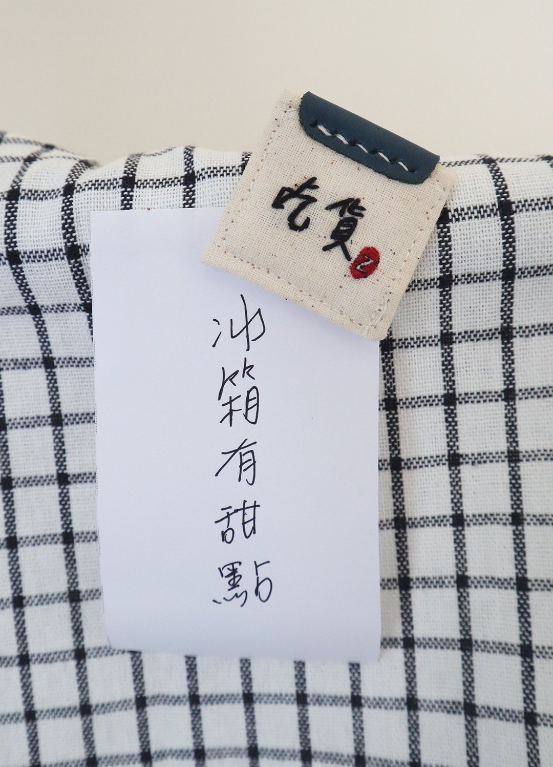 吃货磁铁 / 布制字句刺绣 /结合磁铁与皮革的手做小物 - 冰箱贴/磁贴 - 棉 多色