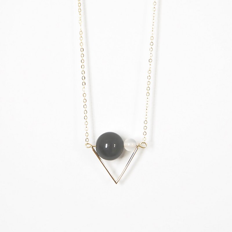 守护旗帜 项链 黑曜石 白玛瑙 Triangle Flag Necklace with Obsidian + White Agate - 颈链 - 宝石 黑色