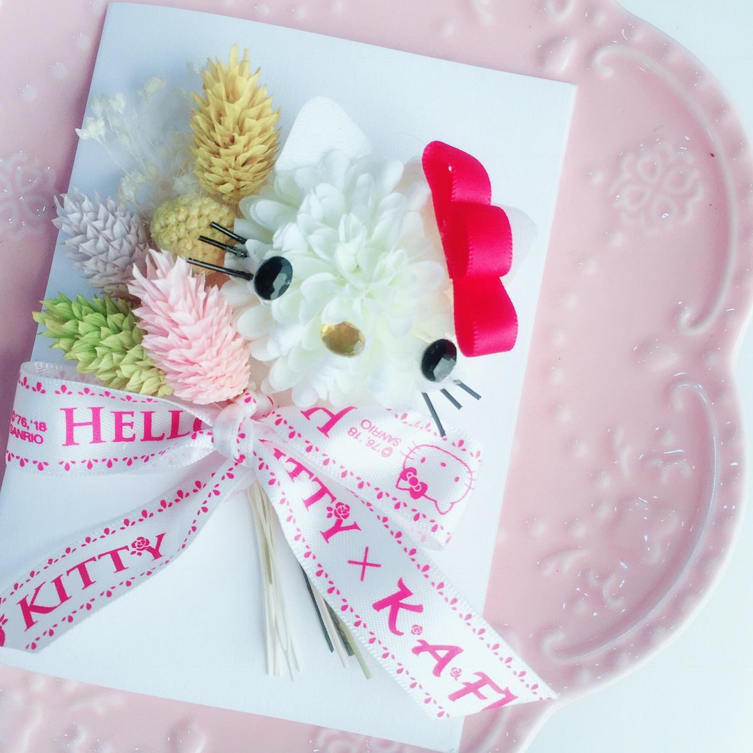 Hello Kitty 干燥花 DIY 组 卡片 - 摆饰 - 植物．花 白色