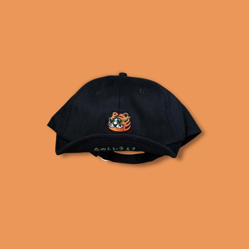 小牛村 / 黑 鸭舌帽 短帽檐 单车帽 中性款 老虎刺绣 - 帽子 - 棉．麻 黑色