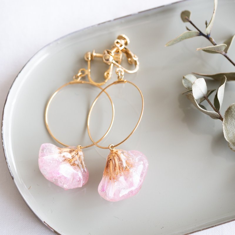 Wavyleaf sea-lavender hoop earrings - 耳环/耳夹 - 树脂 粉红色