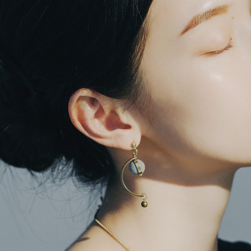 黄铜水泥半月耳环 C3CraftStudio x Agaric Garden 月球之旅 - 耳环/耳夹 - 水泥 灰色