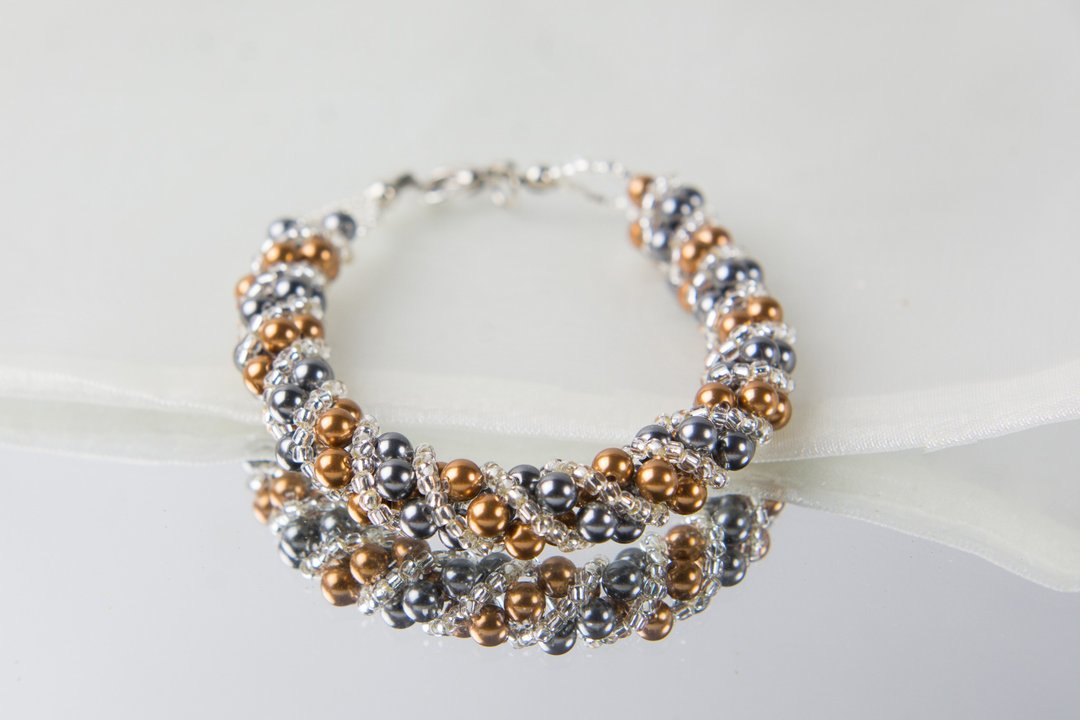 Brown gold twisty swarovski pearl bracelet, 7.5 inches and 2 inches chain - 手链/手环 - 珍珠 咖啡色