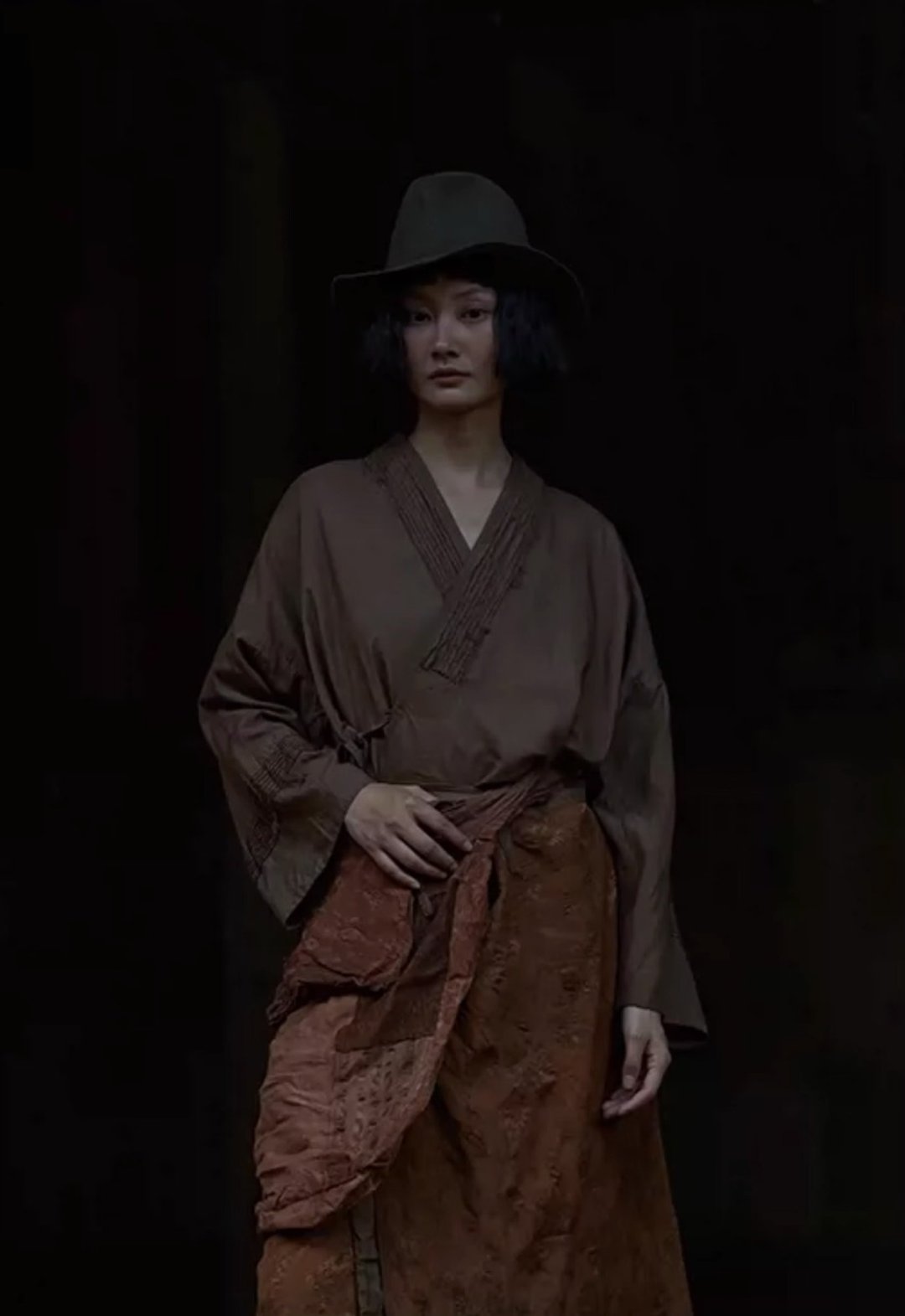 烟灰 文艺复古真丝植物染短外套 舒适休闲开衫 - 女装上衣 - 其他材质 灰色