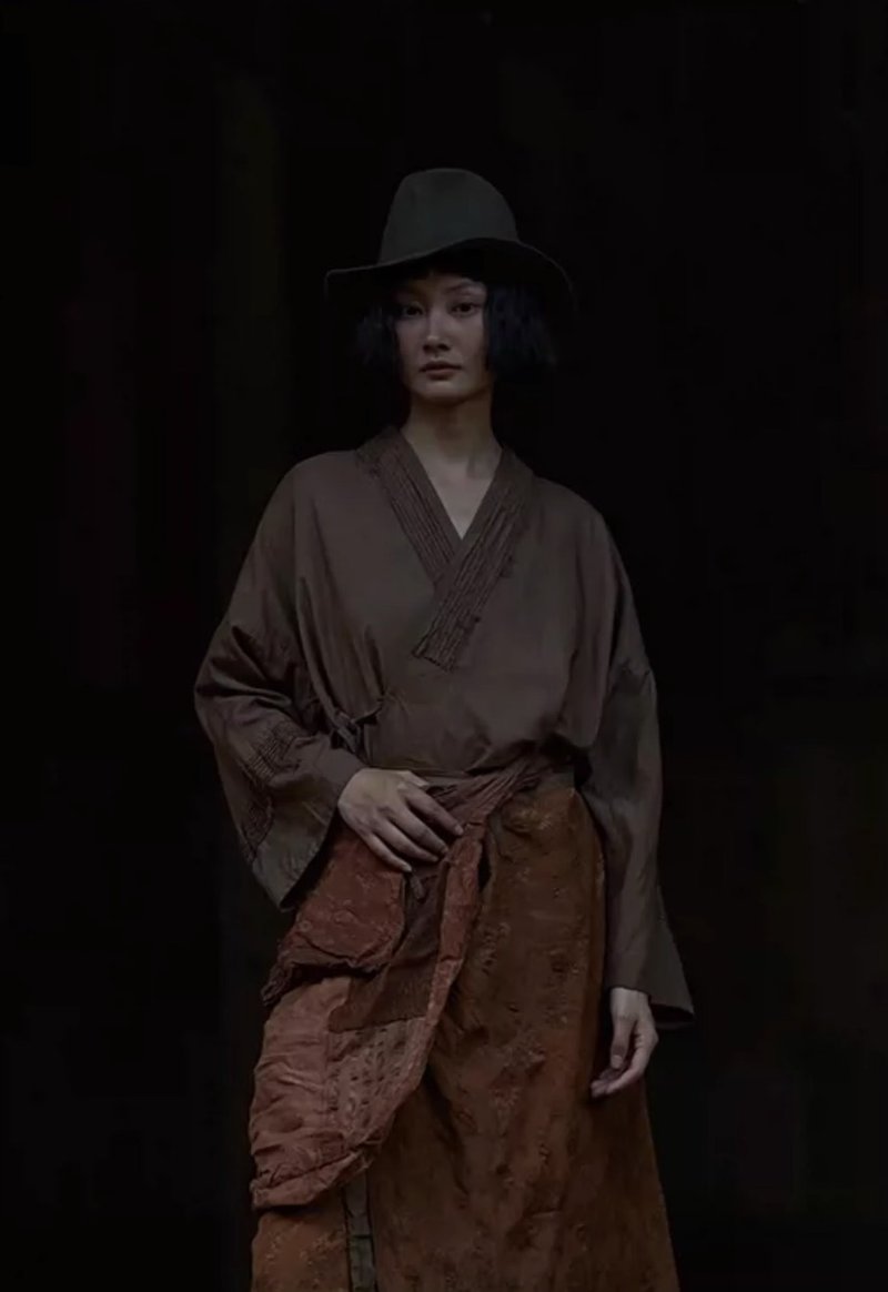 烟灰 文艺复古真丝植物染短外套 舒适休闲开衫 - 女装上衣 - 其他材质 灰色