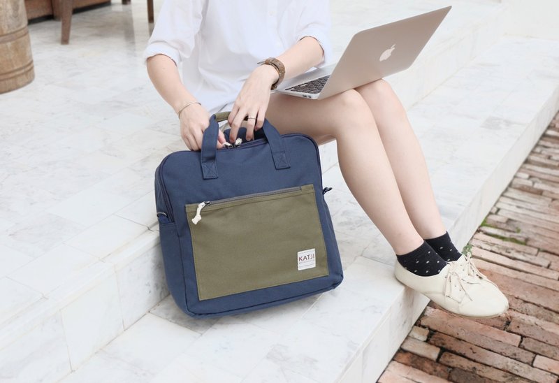 SQUARE UP BAG : NAVY-GREEN COLOUR - 后背包/双肩包 - 其他材质 蓝色