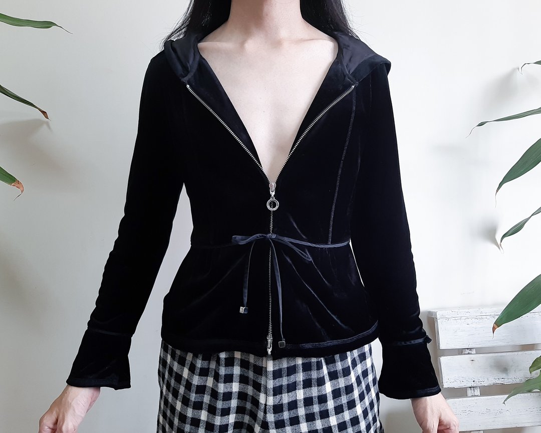 COURREGES 复古黑色丝绒连帽夹克 泡泡袖 拉链前襟 腰部系带 S码 - 女装休闲/机能外套 - 聚酯纤维 黑色