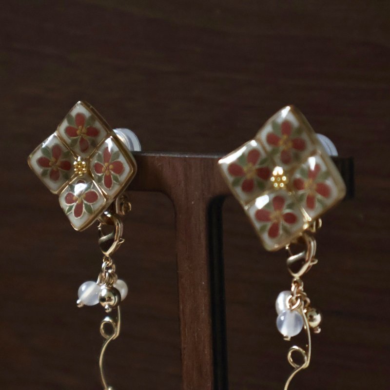手绘花砖饰品 花序 手作耳环 - 耳环/耳夹 - 树脂 红色