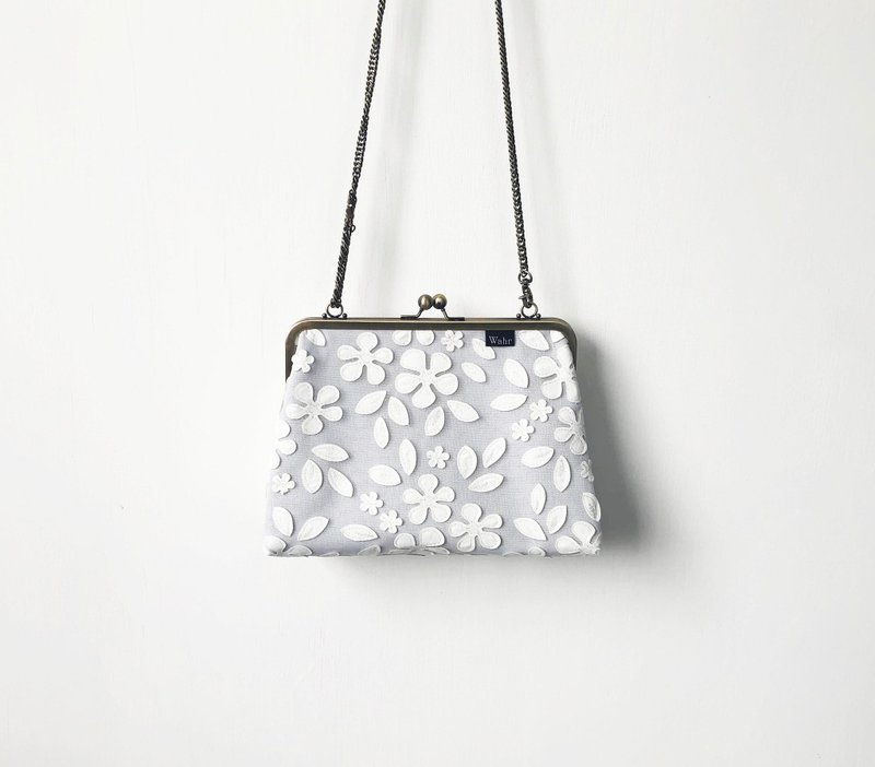 灰灰蕾丝切割 方型口金包 手拿包 化妆包 肩背包 随身包 - 手拿包 - 棉．麻 黄色