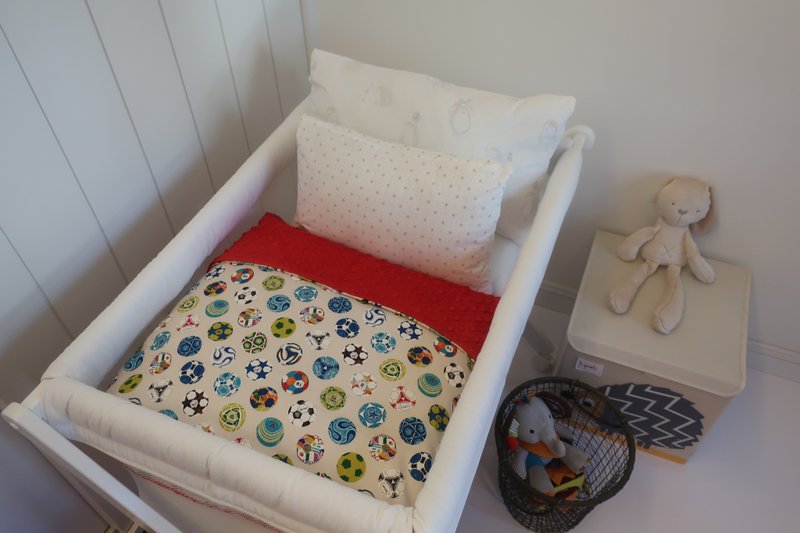 Hush Baby手工乐乐被/四季空调安抚毯(足球 红) - 婴儿床上用品 - 其他材质 多色