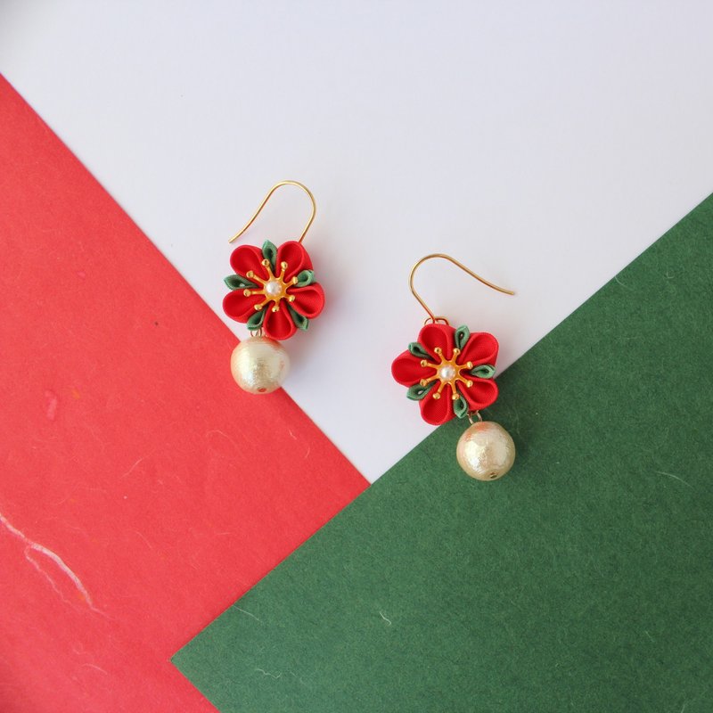 Kanzashi Christmas flower earring/ resin earring - 耳环/耳夹 - 丝．绢 红色