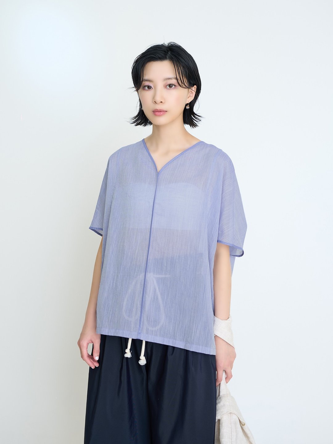 微风V型滚边罩衫-桃胶 - 女装 T 恤 - 其他人造纤维 紫色