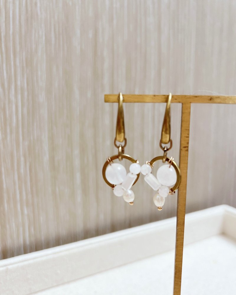 冒牌老板娘 Kingboss陨石。白玉髓水晶珍珠耳环2022025 - 耳环/耳夹 - 半宝石 白色