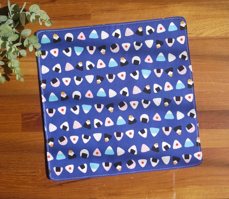 限量订制款=日本棉布手帕=桃太郎的饭团=锭蓝 - 手帕/方巾 - 棉．麻 蓝色