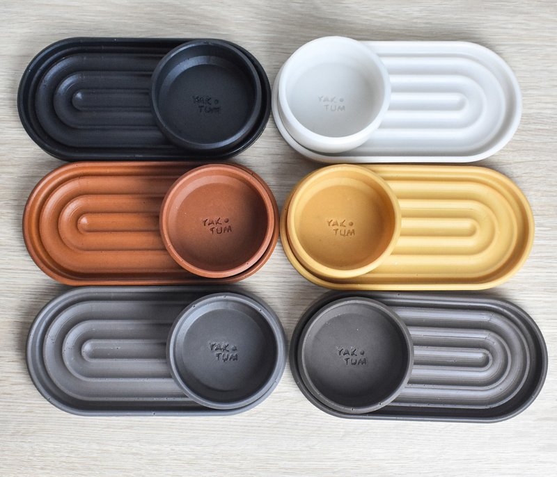 用于放置物品的带有水波图案的椭圆形托盘 - 摆饰 - 树脂 多色