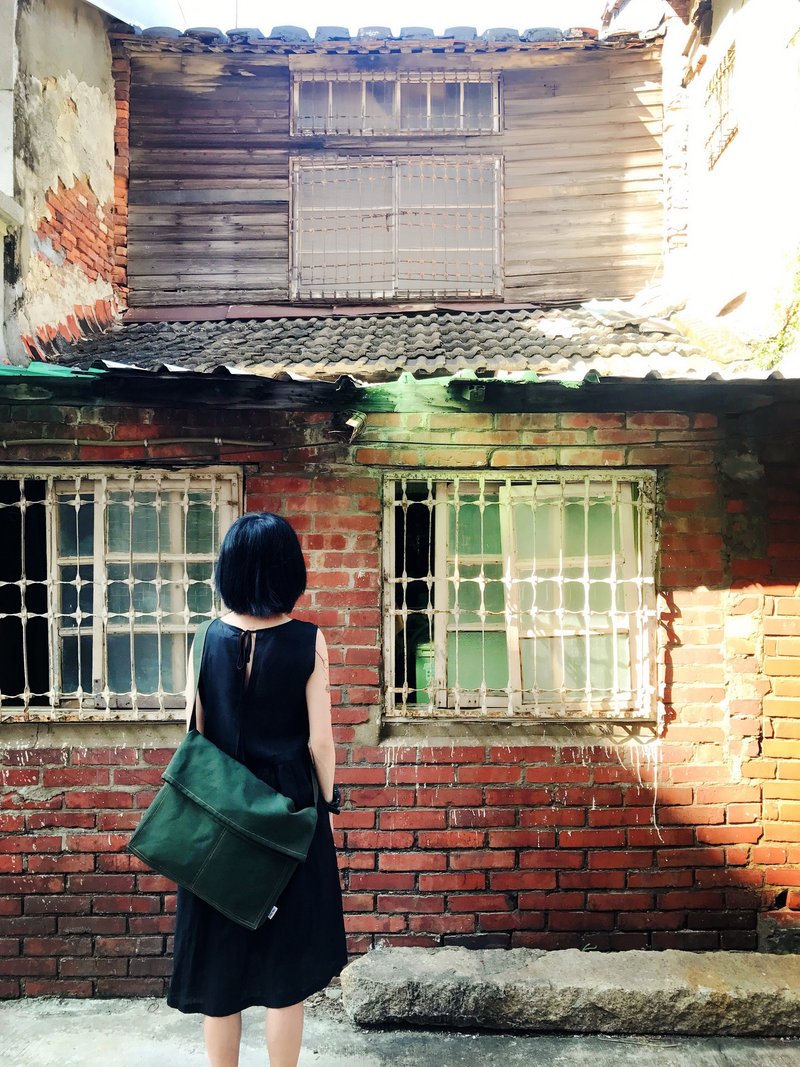 口袋名单书包/厚帆布/墨绿色/双口袋/斜背包/侧背包 - 侧背包/斜挎包 - 棉．麻 绿色