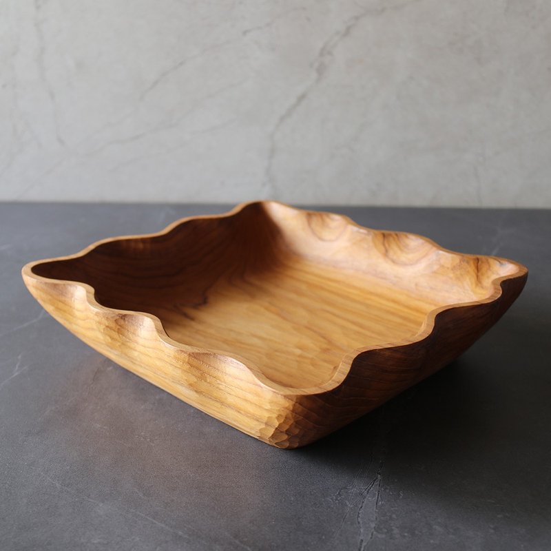 手工雕刻波浪边沿柚木四角盘 - 托盘/砧板 - 木头 