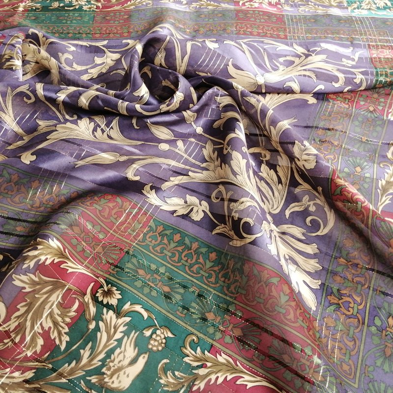 Vintage Yukiko Hanai Silk Scarf, Baroque Pattern, 42x 42 inches, 100% Silk - 丝巾 - 丝．绢 紫色